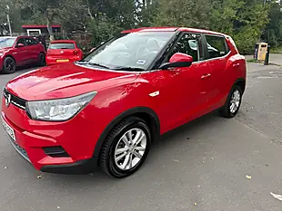 Used 2016 Ssangyong Tivoli Se Red - Interior and Exterior details 7
