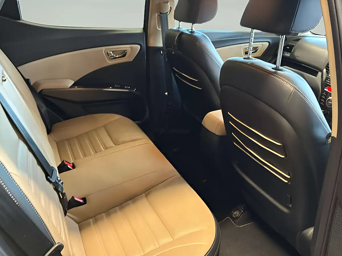 Used 2016 Ssangyong Tivoli Xlv Elx Black - Interior and Exterior details 9