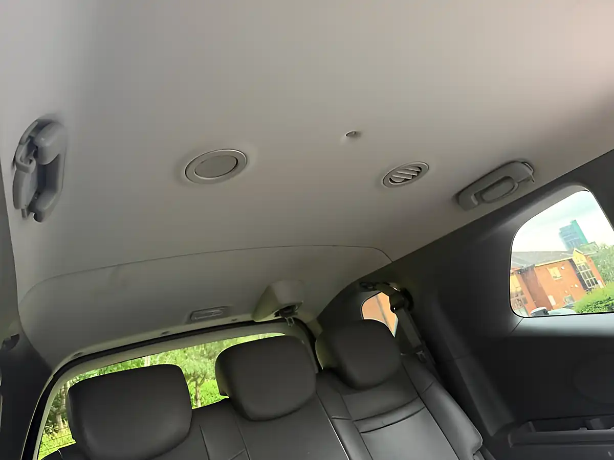 Used 2016 Ssangyong Turismo Elx Silver - Interior and Exterior details 14
