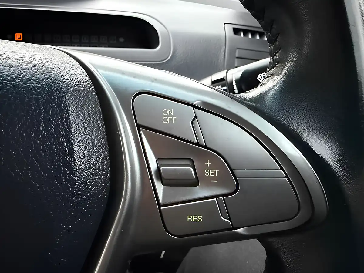 Used 2016 Ssangyong Turismo Elx Silver - Interior and Exterior details 17