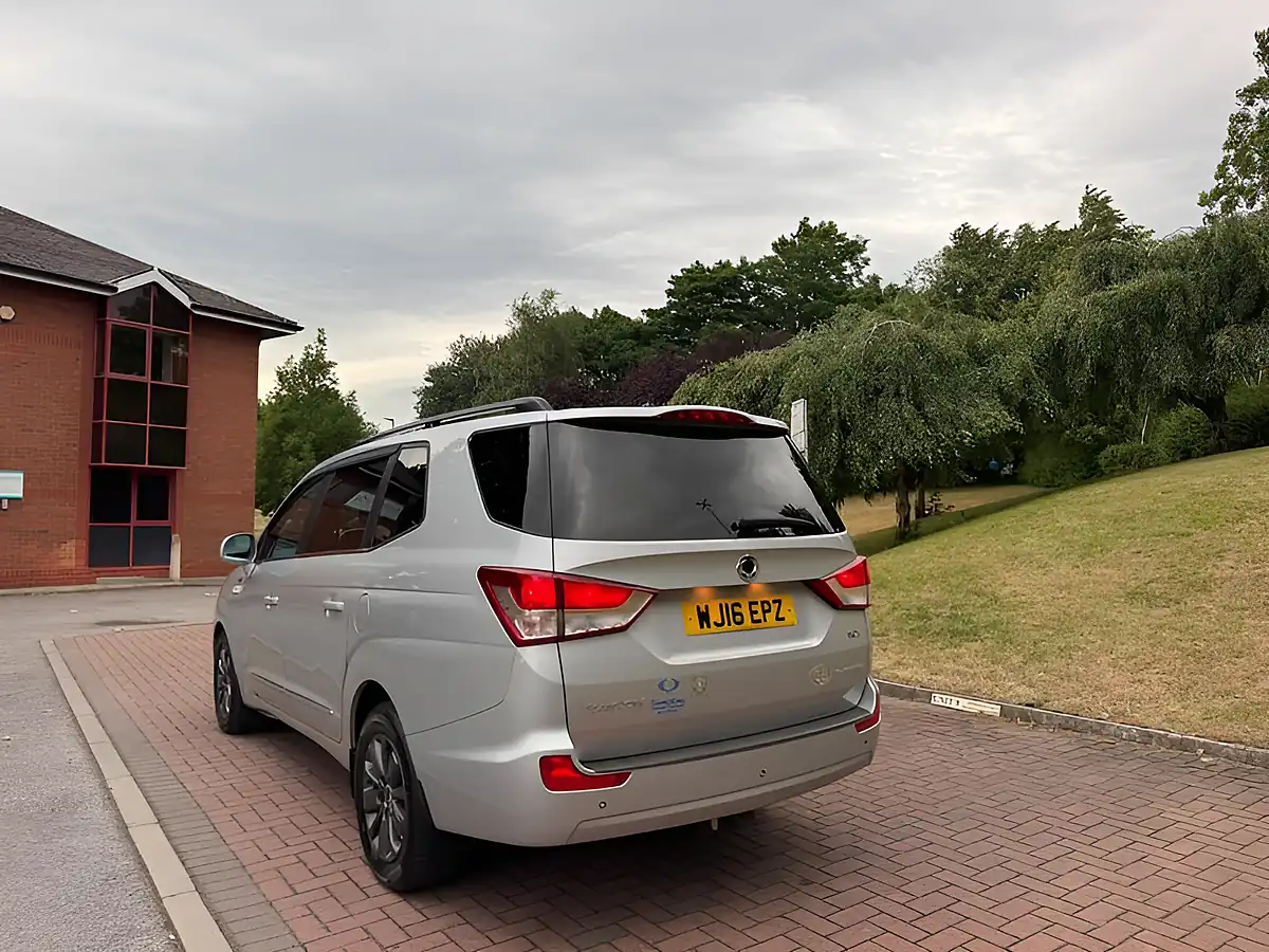 Used 2016 Ssangyong Turismo Elx Silver - Interior and Exterior details 7