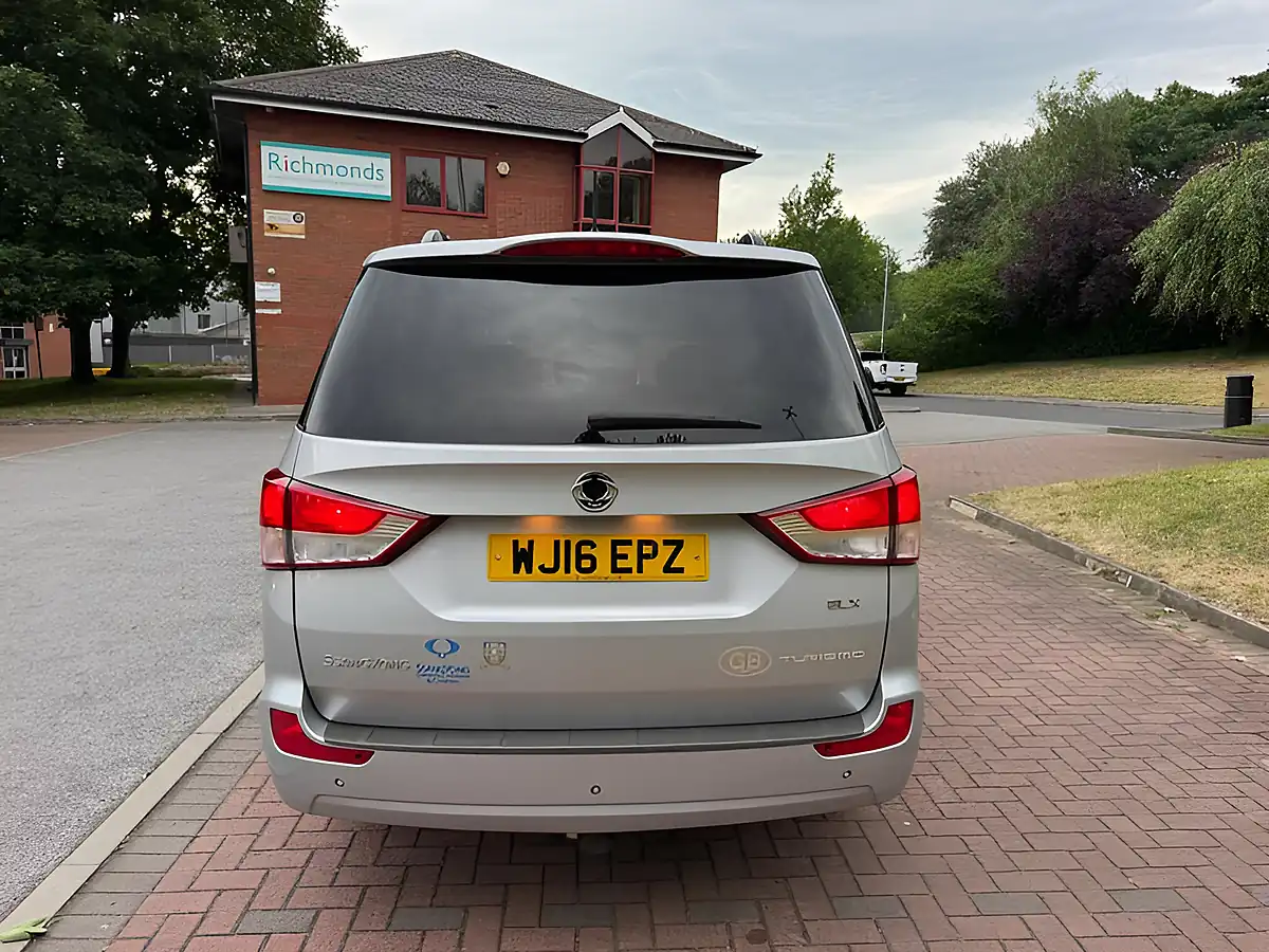 Used 2016 Ssangyong Turismo Elx Silver - Interior and Exterior details 9