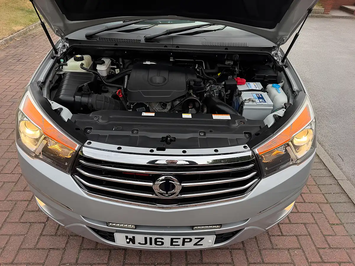 Used 2016 Ssangyong Turismo Elx Silver - Interior and Exterior details 12