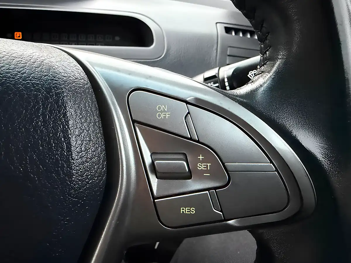 Used 2016 Ssangyong Turismo Elx Silver - Interior and Exterior details 17