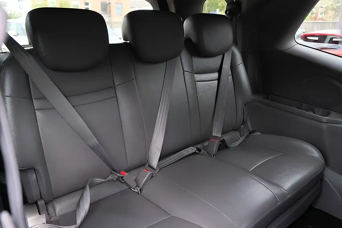 Used 2016 Ssangyong Turismo Ex Red - Interior and Exterior details 14