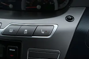 Used 2016 Ssangyong Turismo Ex Red - Interior and Exterior details 19