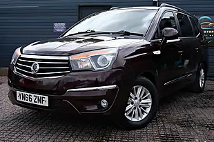 Used 2016 Ssangyong Turismo Ex Red - Interior and Exterior details 3