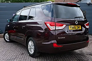 Used 2016 Ssangyong Turismo Ex Red - Interior and Exterior details 4