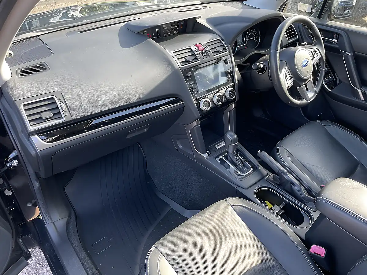 Used 2016 Subaru Forester Black - Interior and Exterior details 13