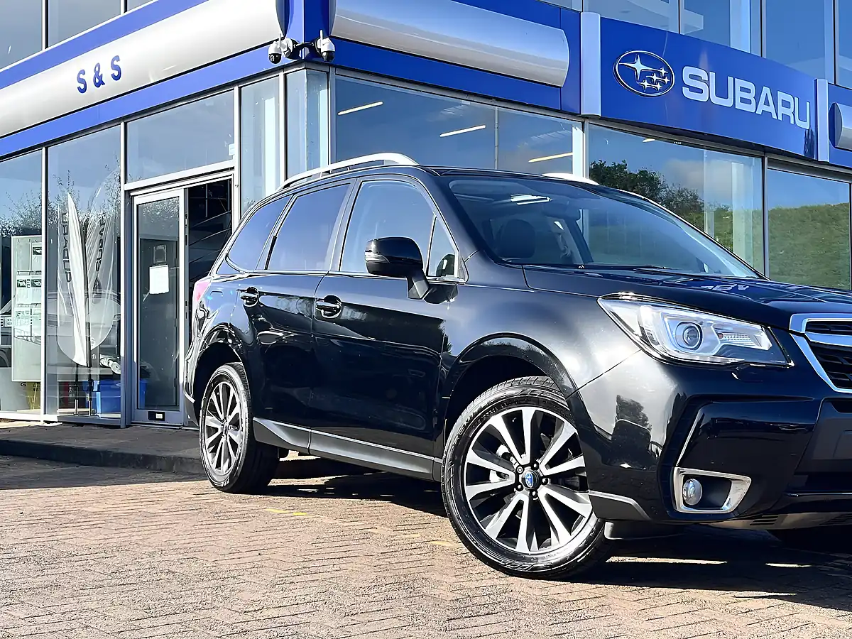 Used 2016 Subaru Forester Black - Interior and Exterior details 2