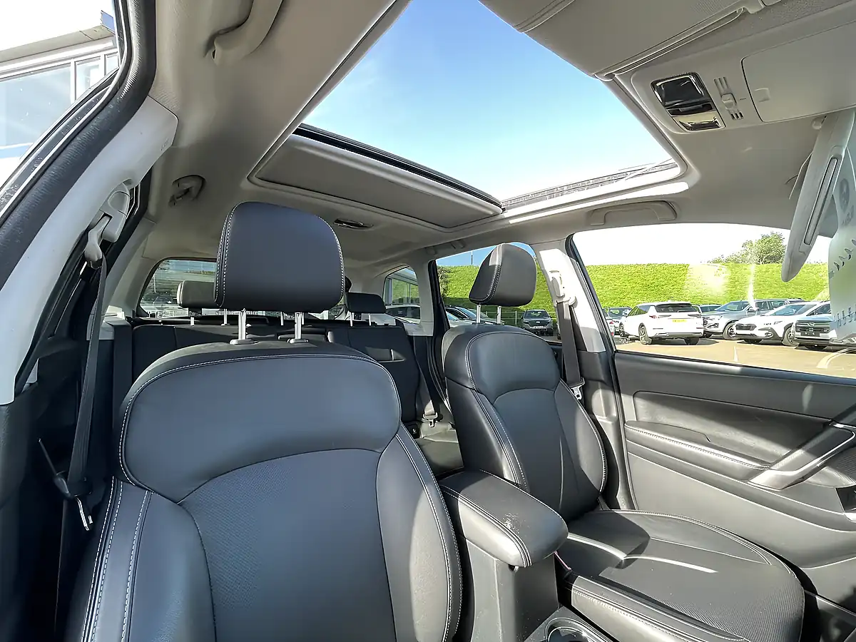 Used 2016 Subaru Forester Black - Interior and Exterior details 20