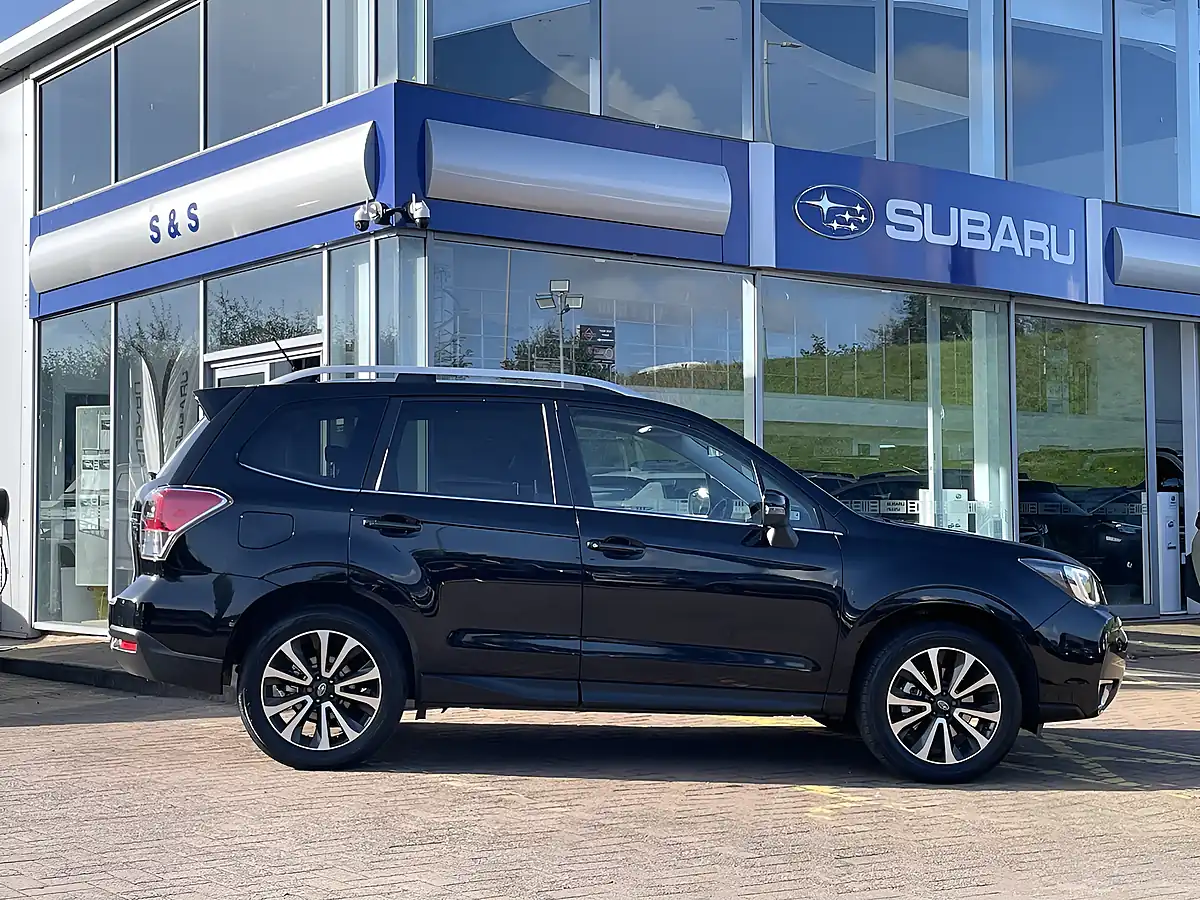 Used 2016 Subaru Forester Black - Interior and Exterior details 3
