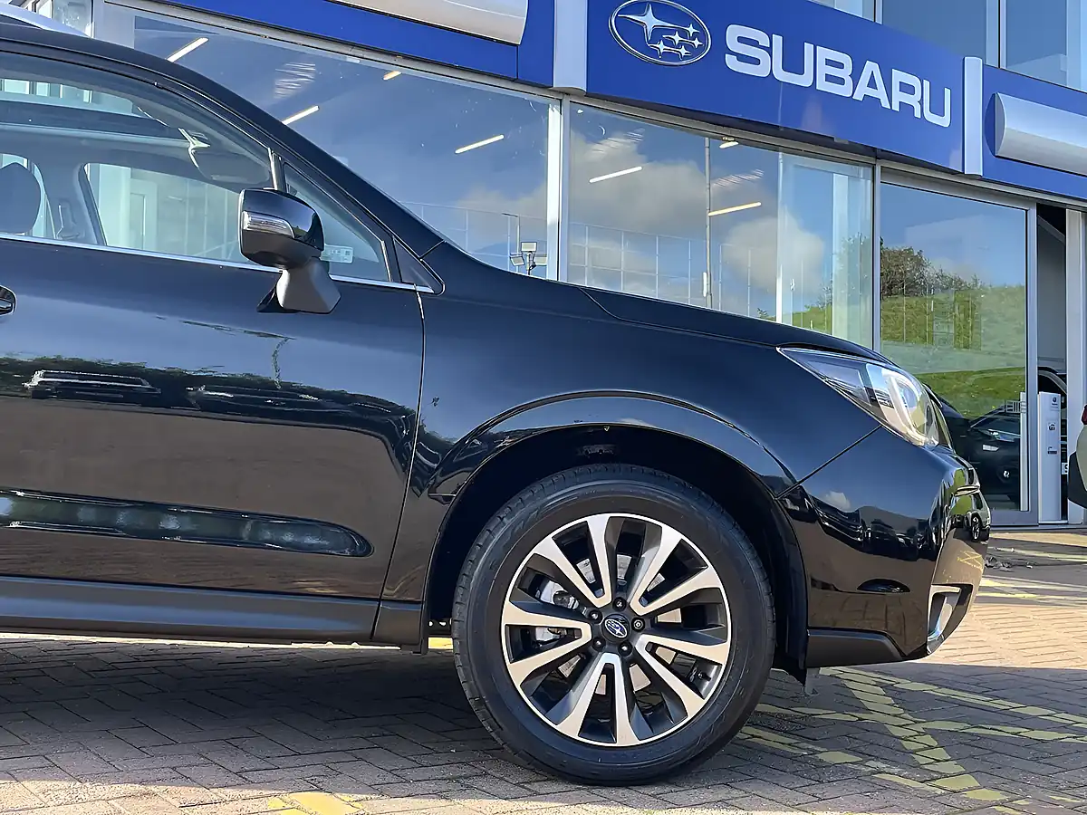 Used 2016 Subaru Forester Black - Interior and Exterior details 4