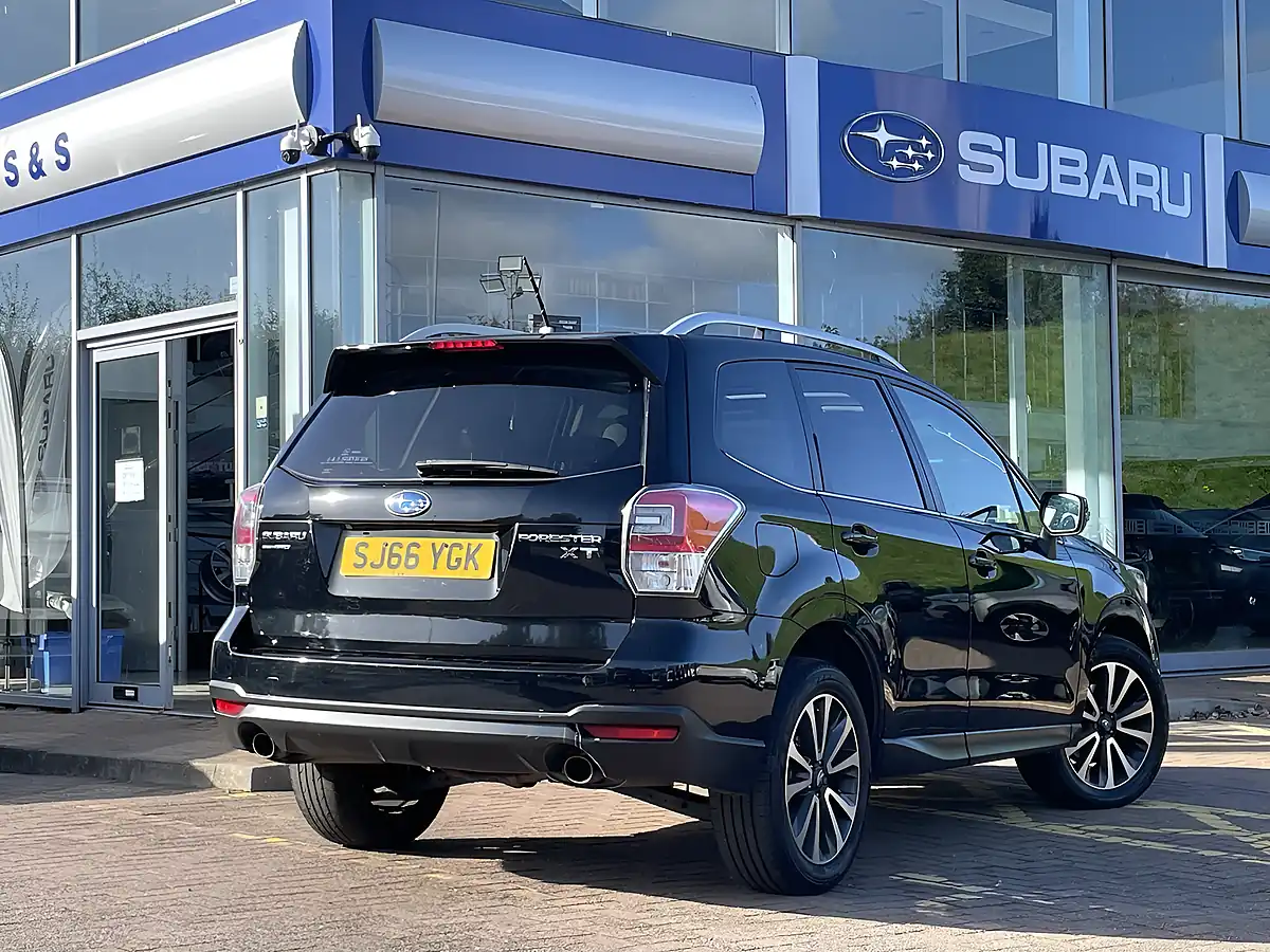 Used 2016 Subaru Forester Black - Interior and Exterior details 5