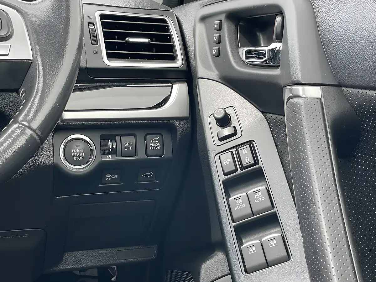 Used 2016 Subaru Forester Gold - Interior and Exterior details 15