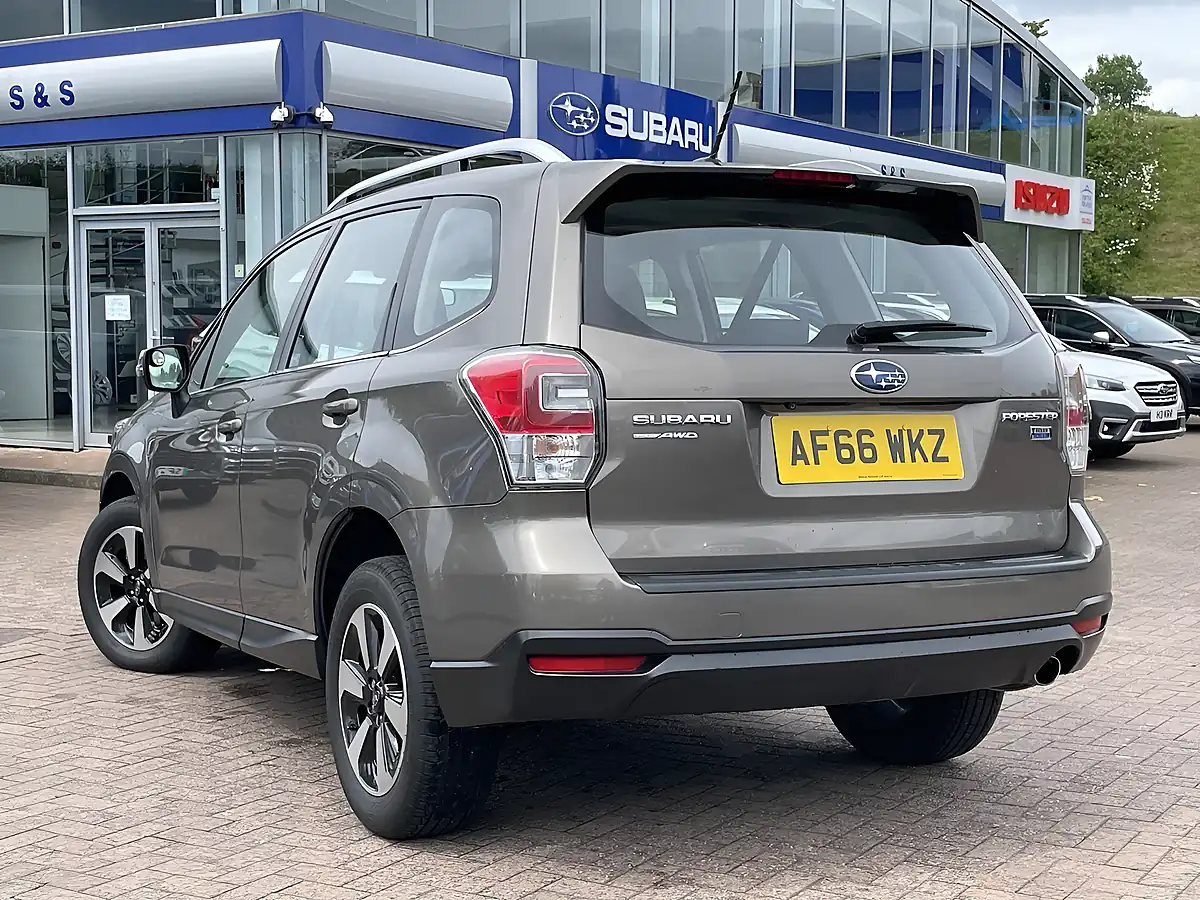 Used 2016 Subaru Forester Gold - Interior and Exterior details 5