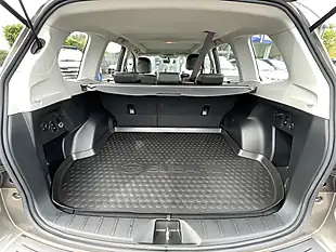 Used 2016 Subaru Forester Gold - Interior and Exterior details 7