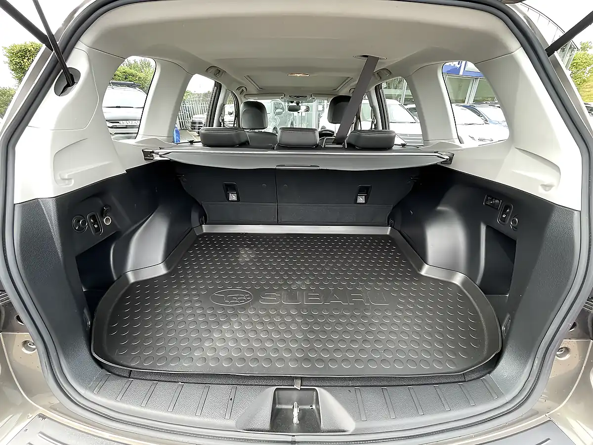 Used 2016 Subaru Forester Gold - Interior and Exterior details 7