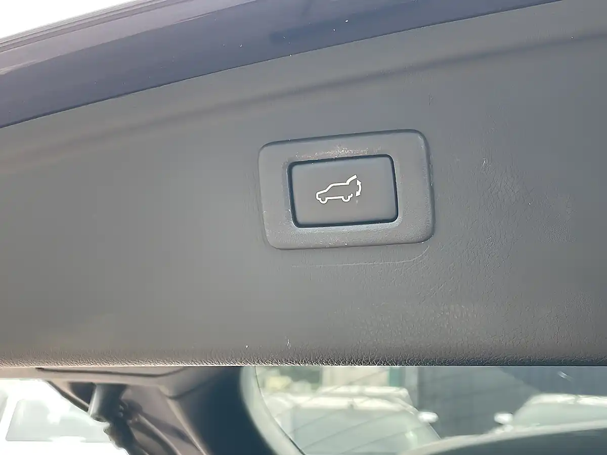Used 2016 Subaru Outback Se Premium Blue - Interior and Exterior details 11