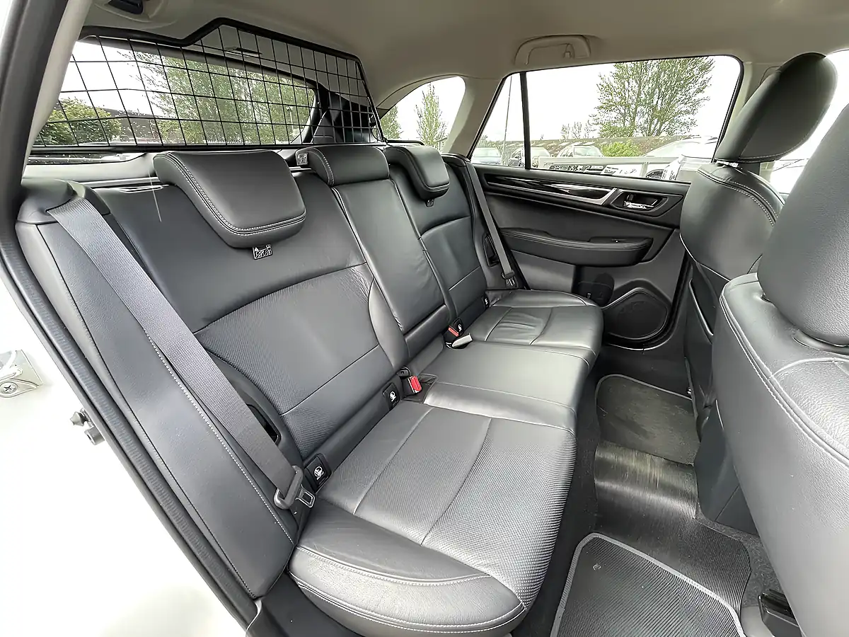 Used 2016 Subaru Outback Se Premium White - Interior and Exterior details 11