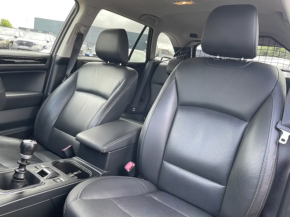 Used 2016 Subaru Outback Se Premium White - Interior and Exterior details 13