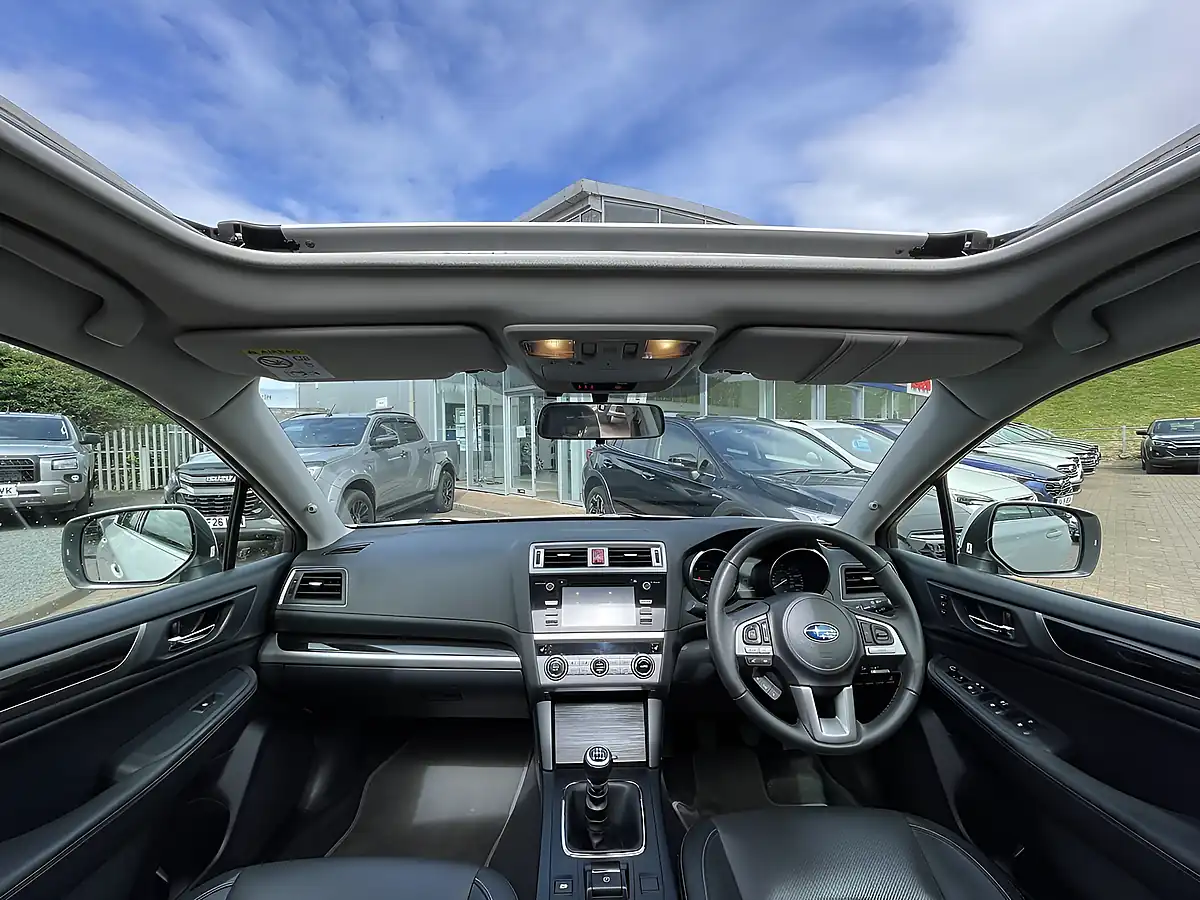 Used 2016 Subaru Outback Se Premium White - Interior and Exterior details 15
