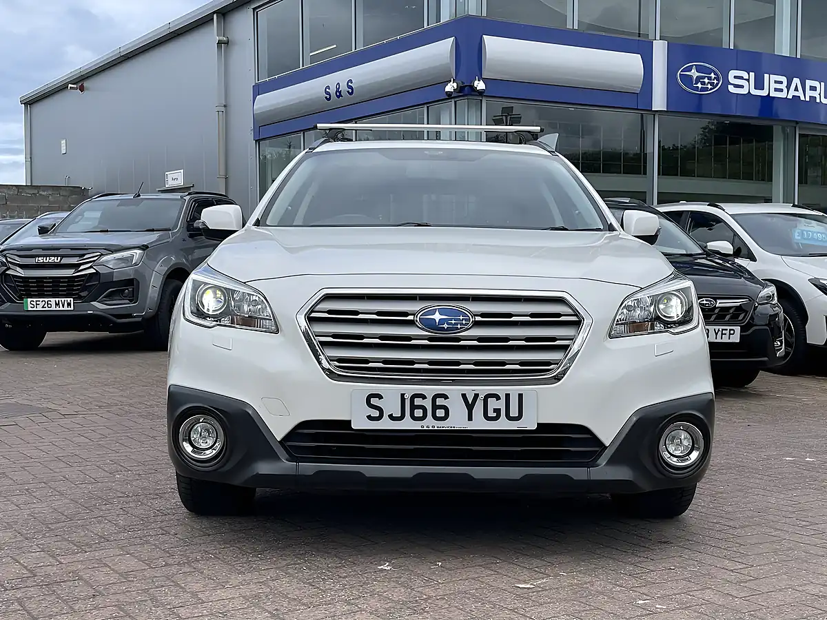 Used 2016 Subaru Outback Se Premium White - Interior and Exterior details 3