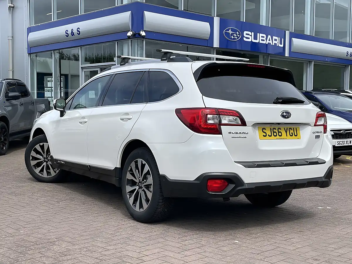 Used 2016 Subaru Outback Se Premium White - Interior and Exterior details 6