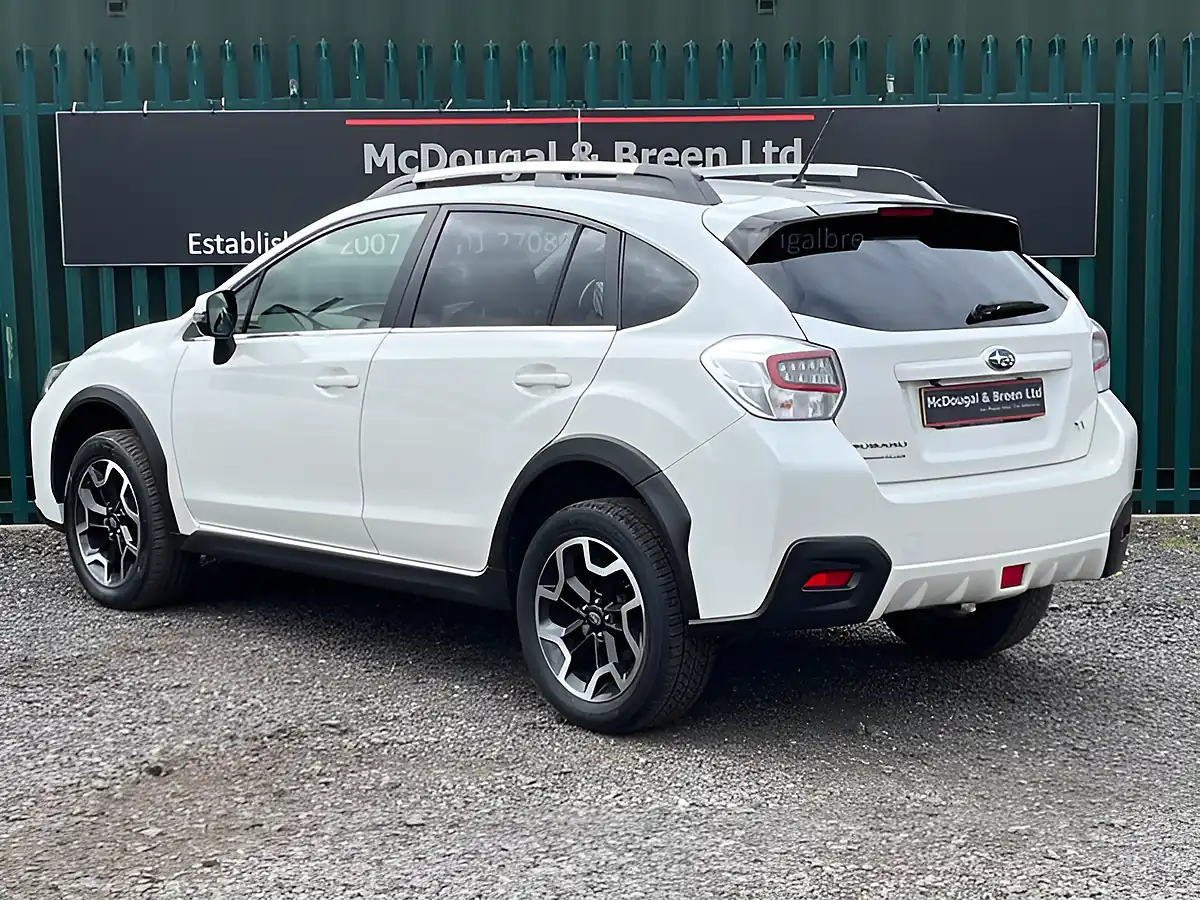 Used 2016 Subaru Xv I Se White - Interior and Exterior details 3