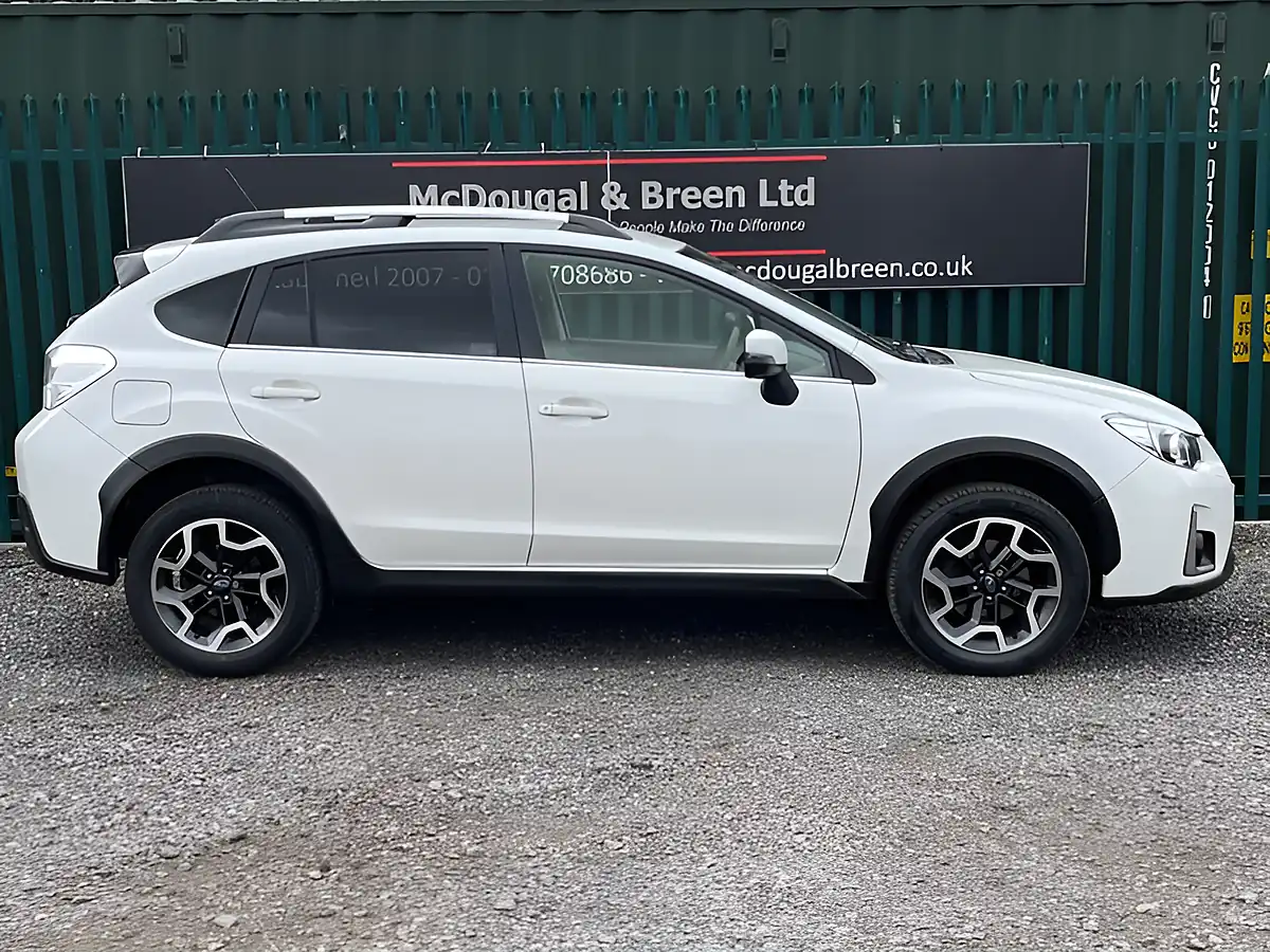Used 2016 Subaru Xv I Se White - Interior and Exterior details 6