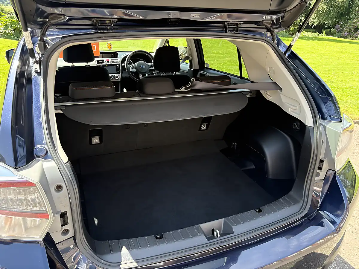 Used 2016 Subaru Xv Se Blue - Interior and Exterior details 12