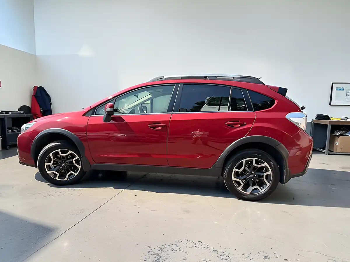Used 2016 Subaru Xv Se Premium Red - Interior and Exterior details 3