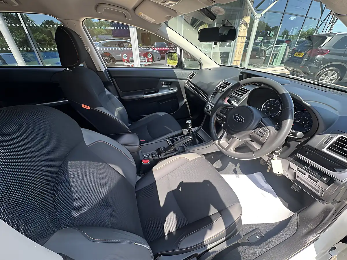Used 2016 Subaru Xv Se White - Interior and Exterior details 11