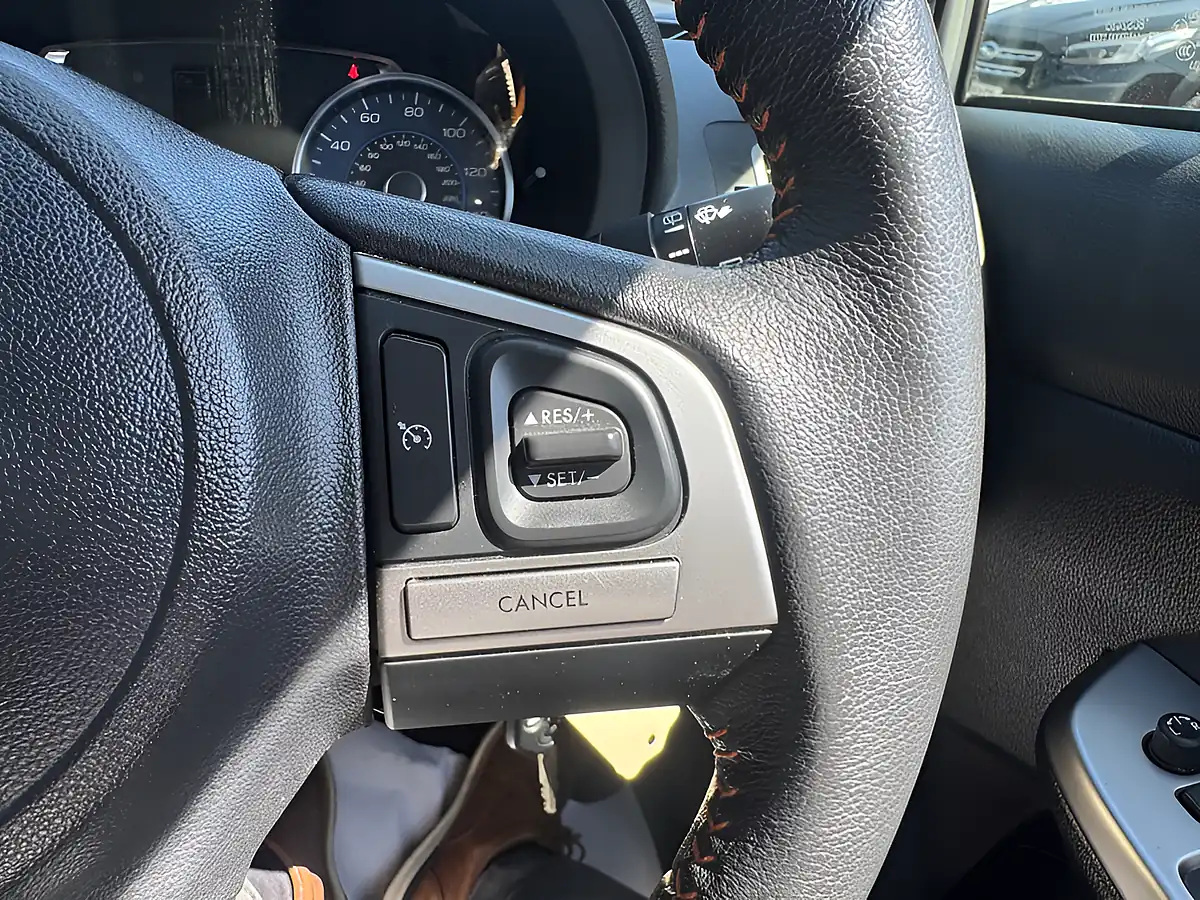 Used 2016 Subaru Xv Se White - Interior and Exterior details 18