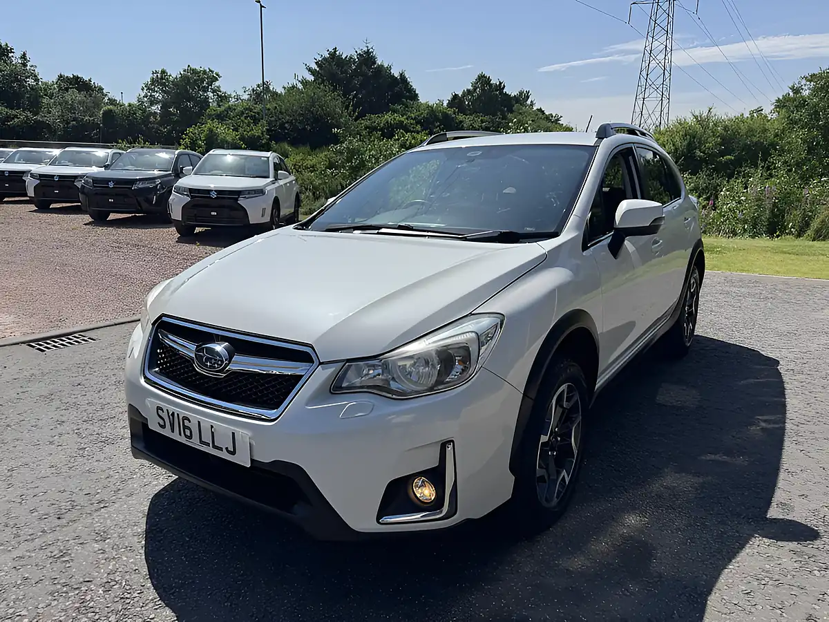 Used 2016 Subaru Xv Se White - Interior and Exterior details 3