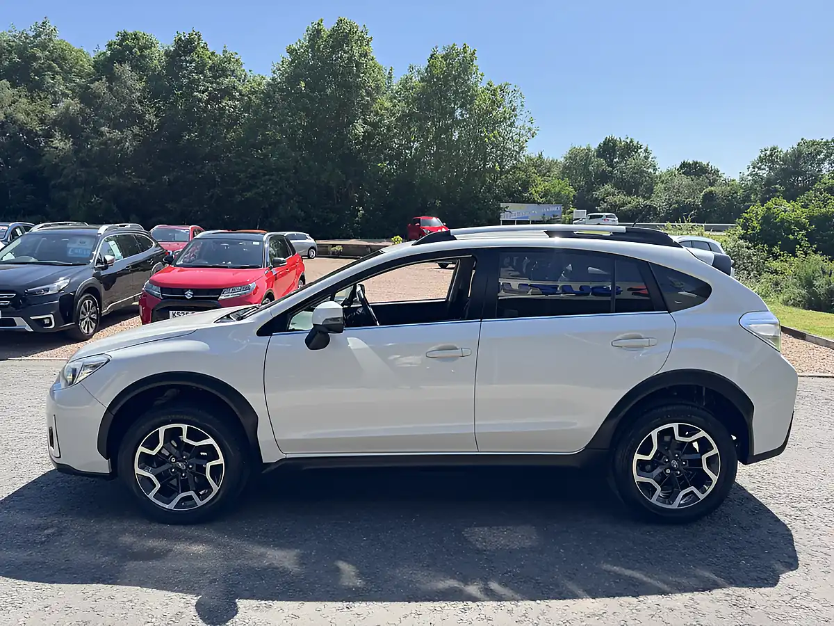 Used 2016 Subaru Xv Se White - Interior and Exterior details 4