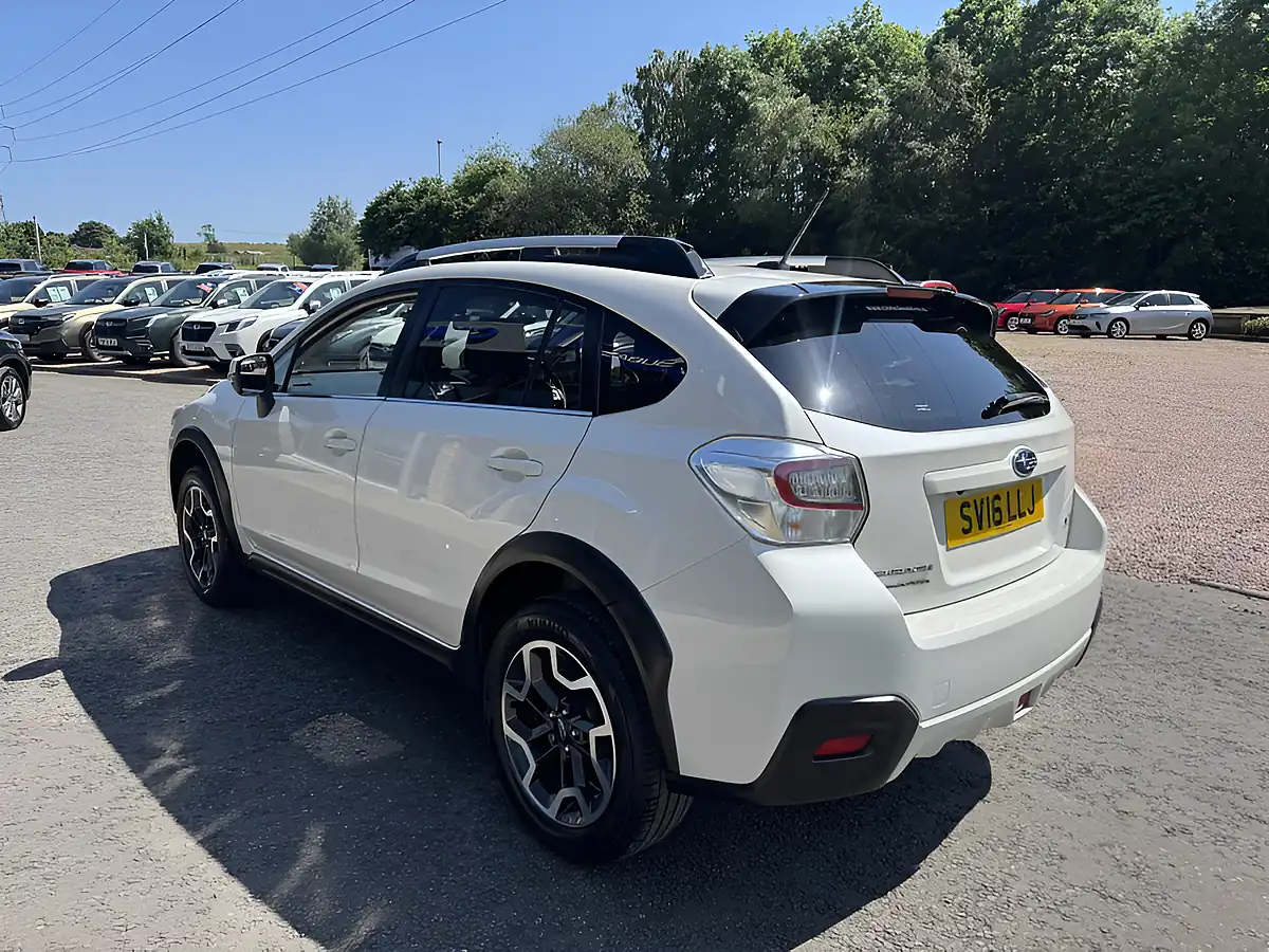 Used 2016 Subaru Xv Se White - Interior and Exterior details 5