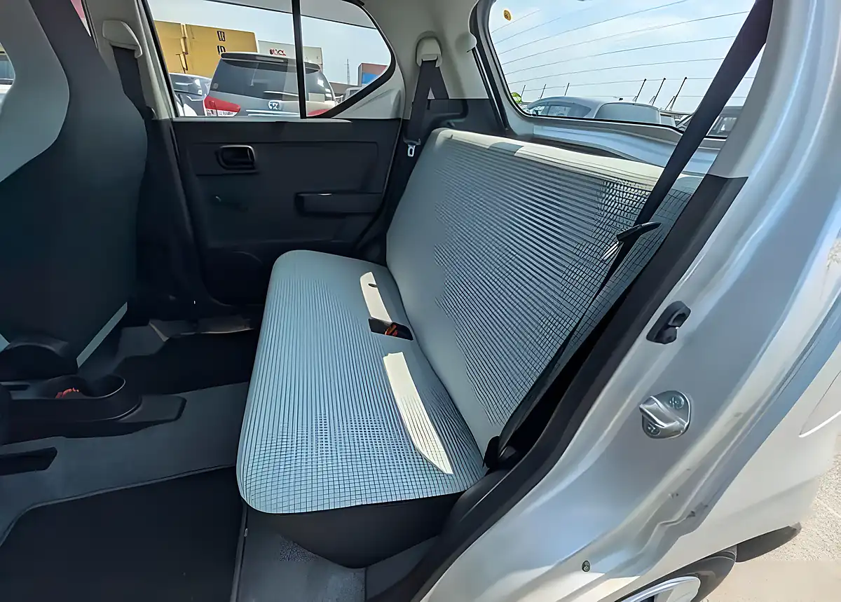 Used 2016 Suzuki Alto Silver - Interior and Exterior details 6
