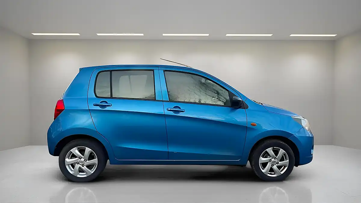 Used 2016 Suzuki Celerio SZ2 Blue - Interior and Exterior details 4
