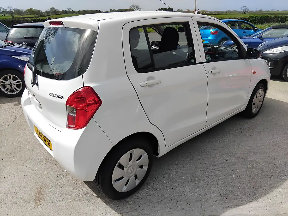 Used 2016 Suzuki Celerio SZ2 White - Interior and Exterior details 14
