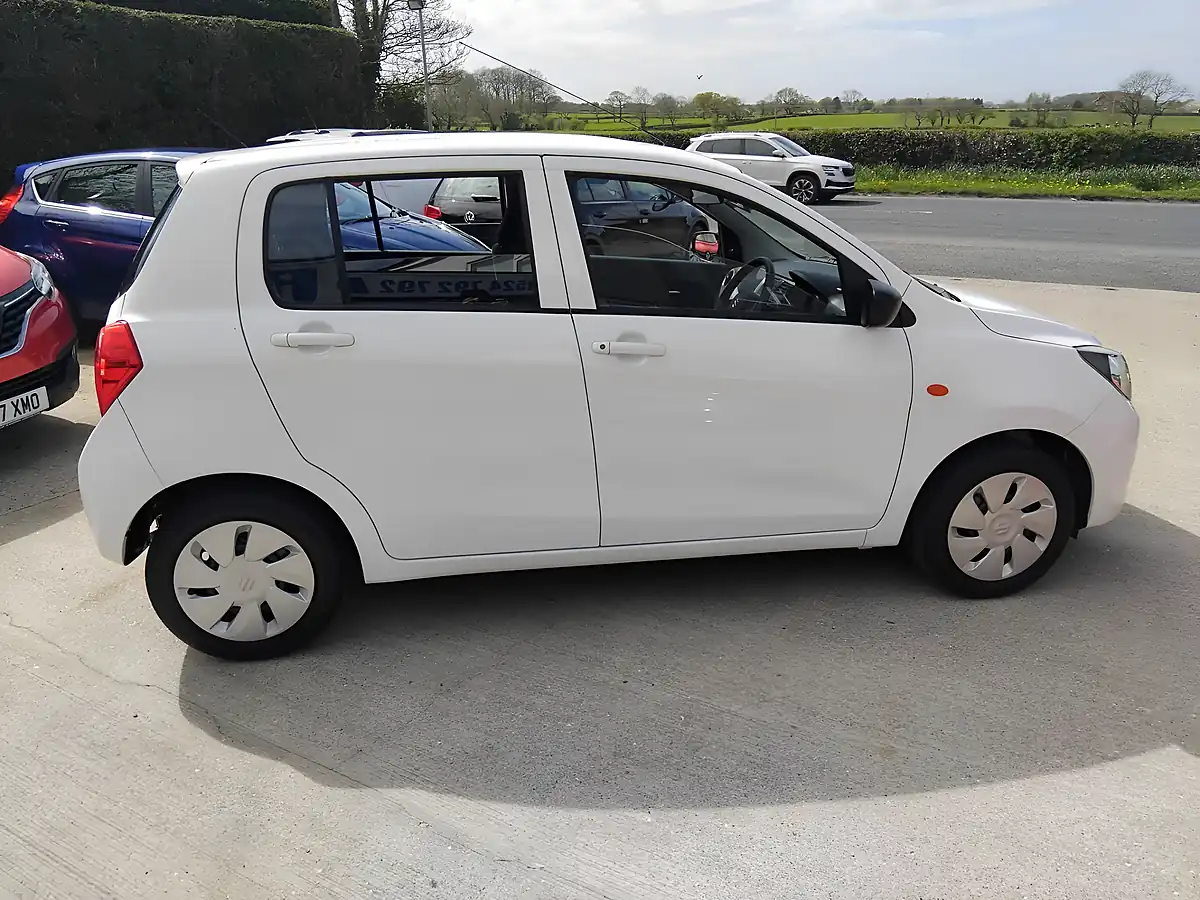 Used 2016 Suzuki Celerio SZ2 White - Interior and Exterior details 15