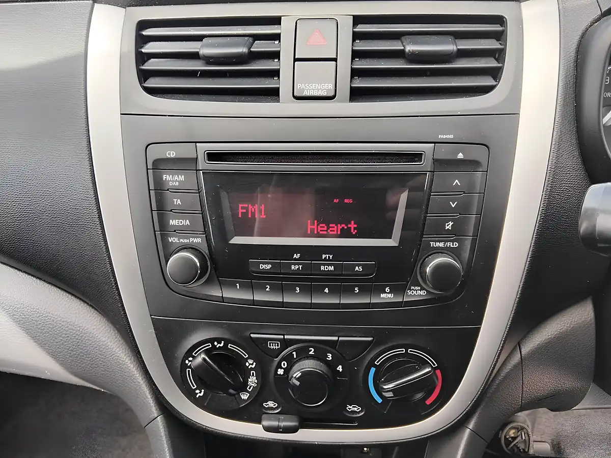 Used 2016 Suzuki Celerio SZ2 White - Interior and Exterior details 20