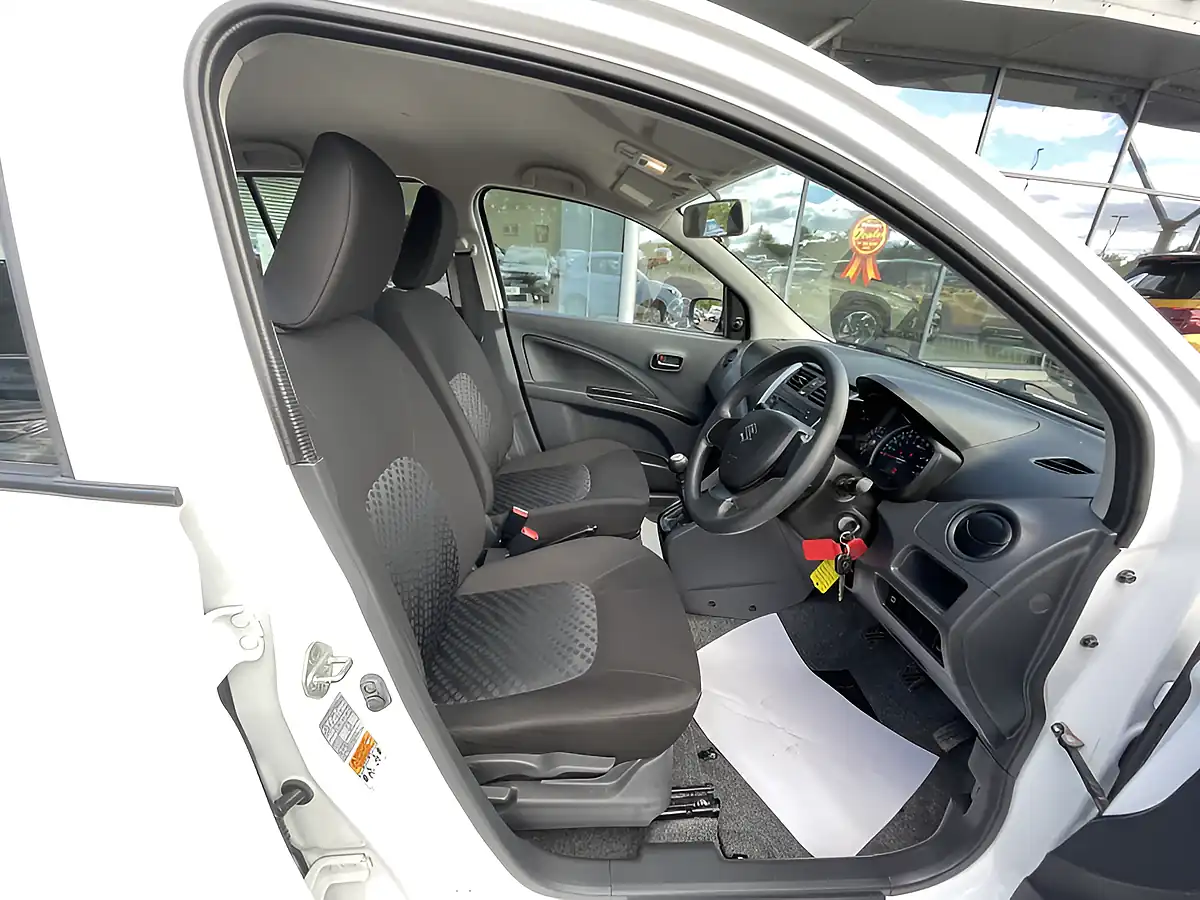 Used 2016 Suzuki Celerio SZ2 White - Interior and Exterior details 12
