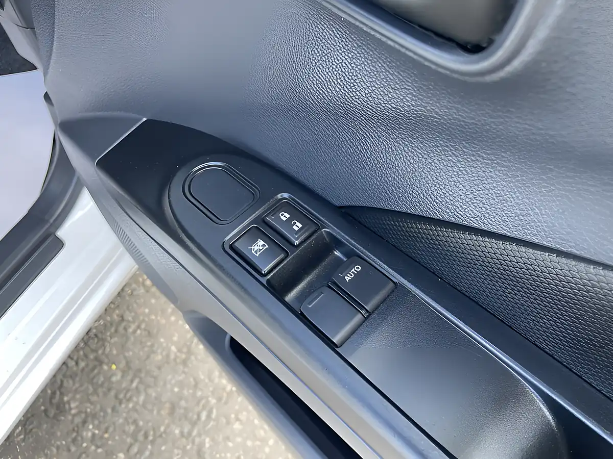 Used 2016 Suzuki Celerio SZ2 White - Interior and Exterior details 13