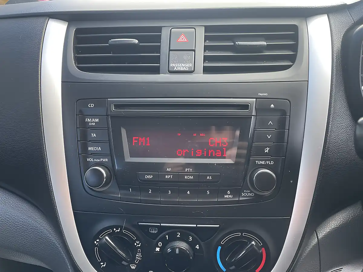 Used 2016 Suzuki Celerio SZ2 White - Interior and Exterior details 17