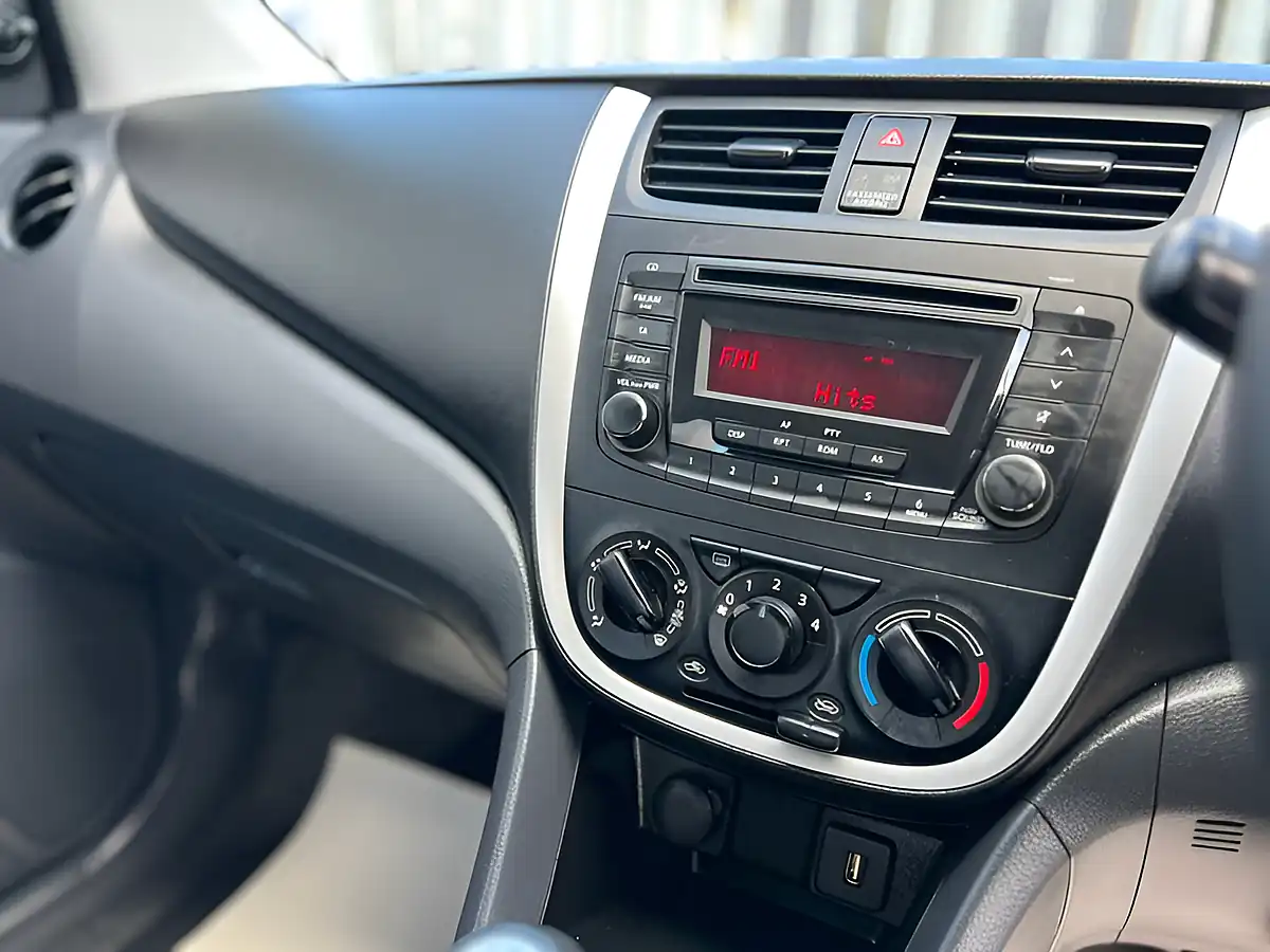 Used 2016 Suzuki Celerio SZ2 White - Interior and Exterior details 15