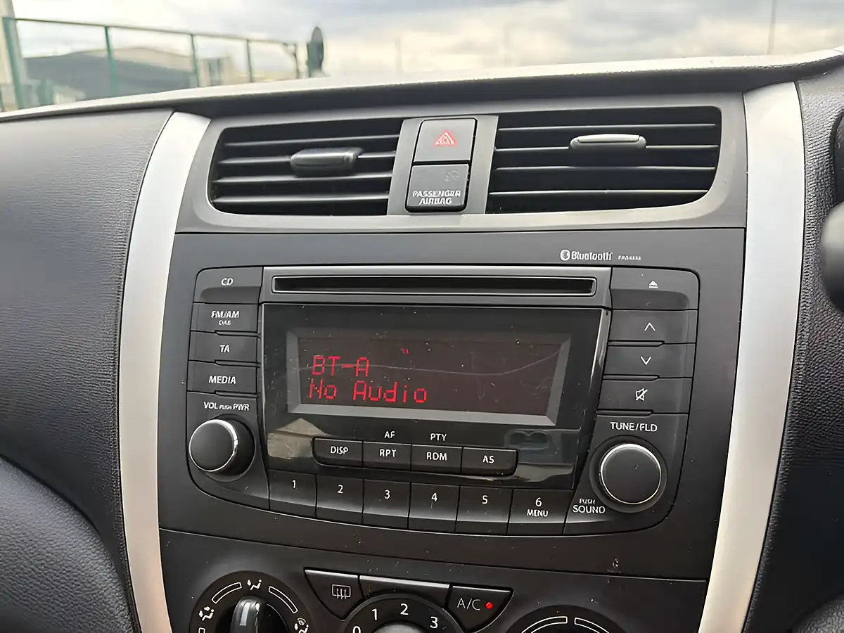 Used 2016 Suzuki Celerio SZ4 Silver - Interior and Exterior details 13