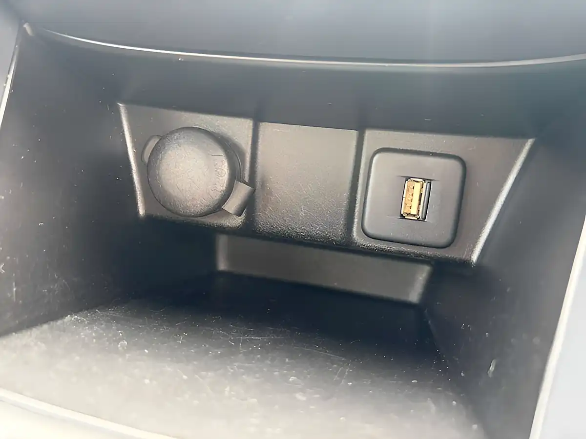 Used 2016 Suzuki Celerio SZ4 Silver - Interior and Exterior details 14