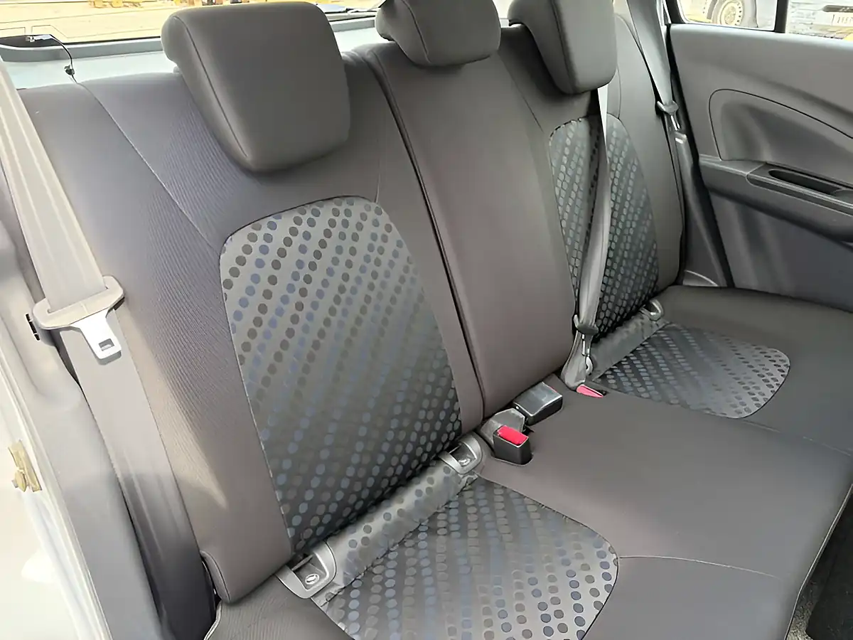 Used 2016 Suzuki Celerio SZ4 Silver - Interior and Exterior details 16