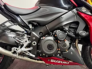 Used 2016 Suzuki GSX-S1000 Naked Red - Interior and Exterior details 12